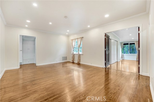 816 S Longwood, Los Angeles CA: https://media.crmls.org/medias/46b56ec3-2c9e-4e58-81d2-5dba1486ee5a.jpg