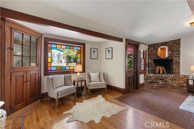 211 E Virginia Avenue, Glendora CA: https://media.crmls.org/medias/46b5aea1-e544-4bbe-89ee-a5bbb483e1ff.jpg