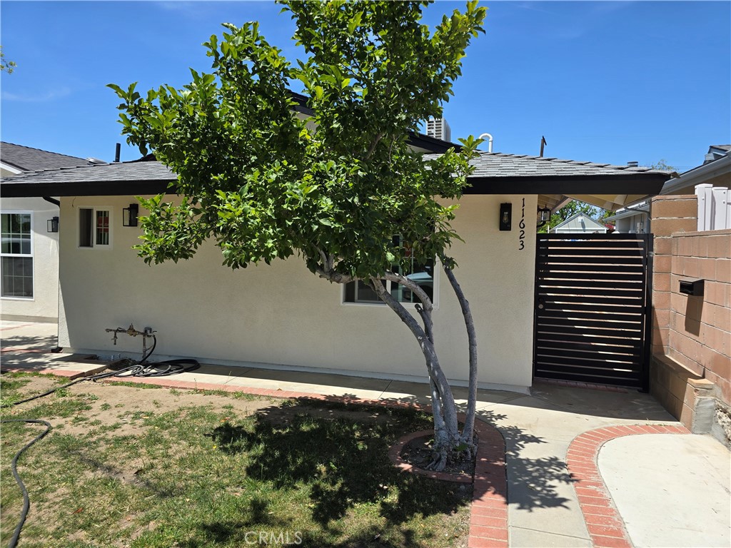 11623 Paso Robles Avenue