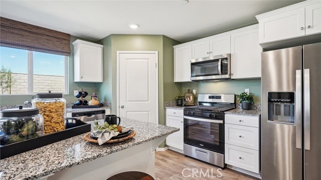 Detail Gallery Image 8 of 17 For 31095 London Plane Dr, Winchester,  CA 92596 - 3 Beds | 2 Baths