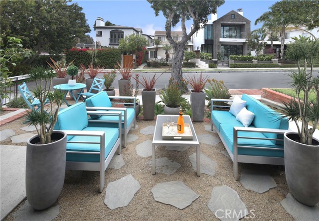 Detail Gallery Image 6 of 16 For 321 Iris Ave, Corona Del Mar,  CA 92625 - 2 Beds | 2 Baths