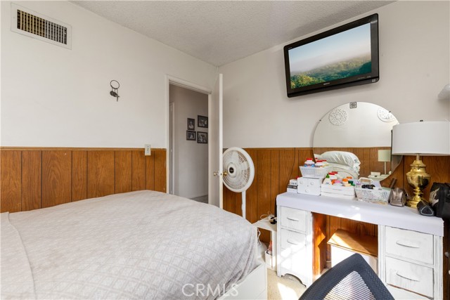 Detail Gallery Image 17 of 32 For 2038 Marigold, Pomona,  CA 91767 - 4 Beds | 2 Baths