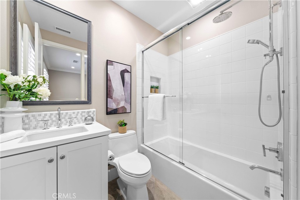 MLS #OC25185662 img 40