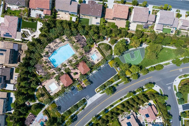 208 Canterbury, Irvine CA: https://media.crmls.org/medias/46b7ad3b-8d69-4f0a-bb24-6d4556cad27c.jpg