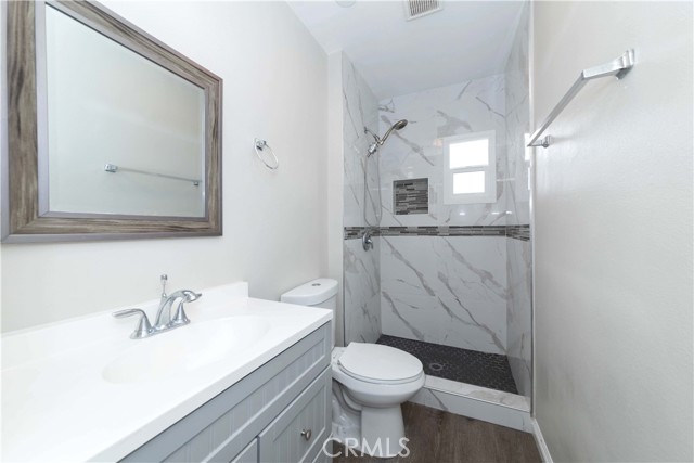 3102 Kenwood Avenue, Los Angeles CA: https://media.crmls.org/medias/46b7c824-ab14-4069-ad6a-b8dfdd43e739.jpg