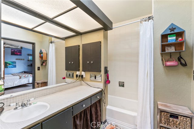 1944 Willow, Running Springs CA: https://media.crmls.org/medias/46b7f684-cea3-494d-b663-3392f5ced323.jpg