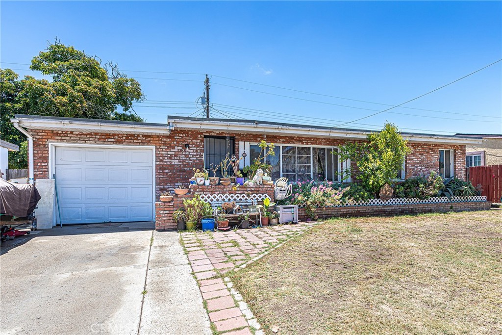 728 E Mariposa