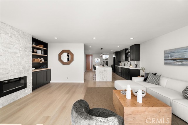 Detail Gallery Image 6 of 45 For 16435 Harbour Ln #13,  Huntington Beach,  CA 92649 - 2 Beds | 2/1 Baths