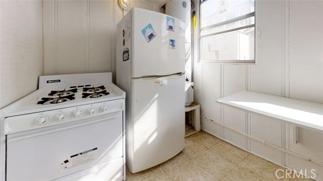 Detail Gallery Image 5 of 11 For 712 Manhattan Ave, Hermosa Beach,  CA 90254 - – Beds | – Baths