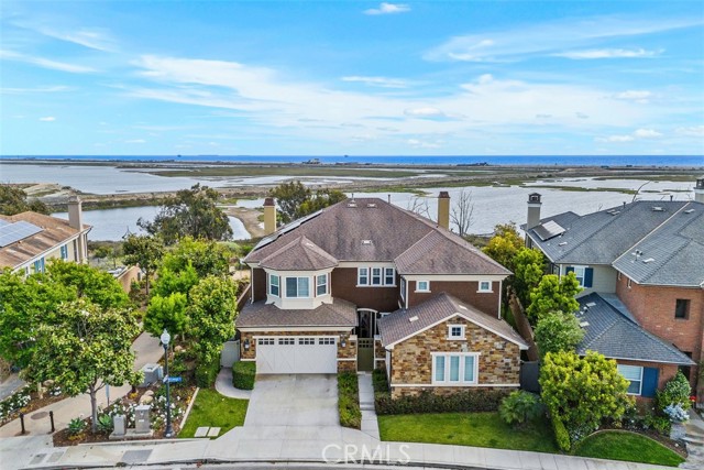 4762 Oceanridge Drive, Huntington Beach CA: https://media.crmls.org/medias/46baf202-ccd3-41a3-926d-dab8461c613b.jpg