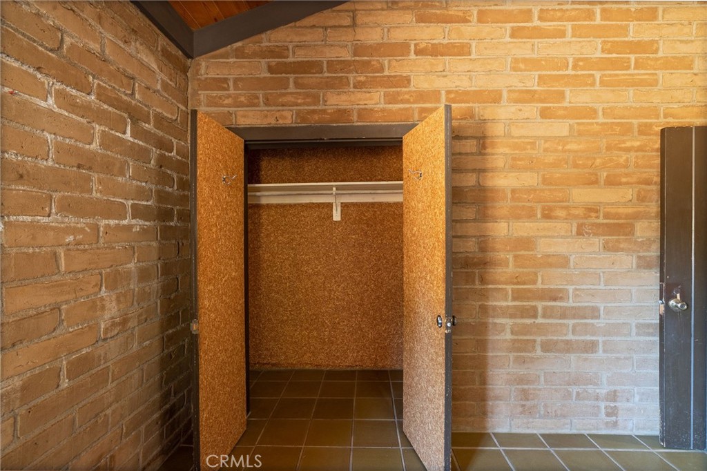 https://media.crmls.org/medias/46bb8bda-0e1f-4053-a6b0-4538e65801f9.jpg?preset=X-Large