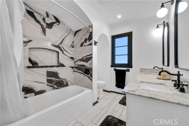 Detail Gallery Image 37 of 42 For 441 E 17th St, Long Beach,  CA 90813 - – Beds | – Baths