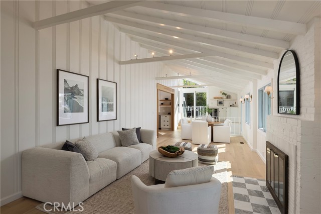 31927 Hayes Place, Laguna Beach CA: https://media.crmls.org/medias/46bbb76a-f3ab-43c6-bba0-2397ea85ad82.jpg