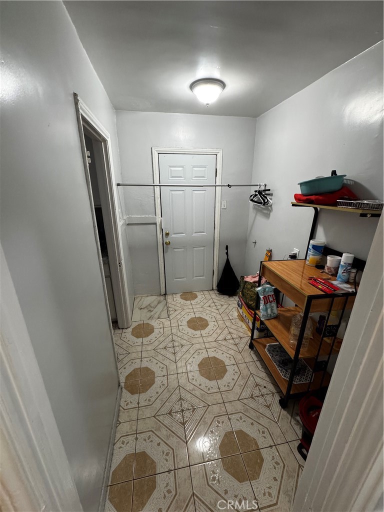 https://media.crmls.org/medias/46bbd61d-dae1-4312-95c3-41d4af573865.jpg?preset=X-Large