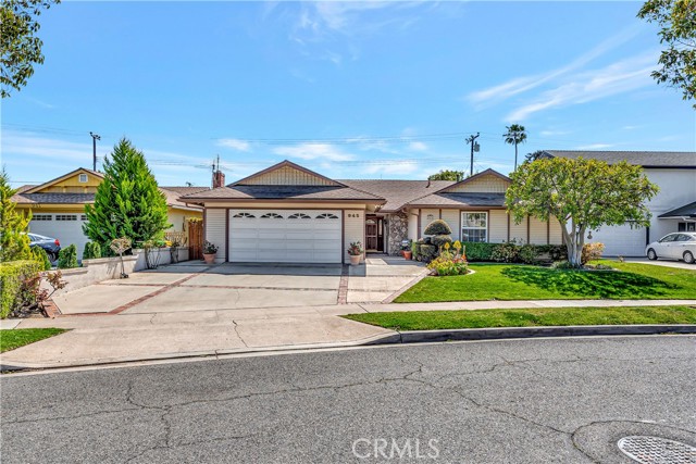 Detail Gallery Image 4 of 47 For 945 Lansing Ln, Costa Mesa,  CA 92626 - 4 Beds | 2 Baths