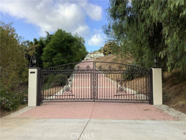 Detail Gallery Image 2 of 47 For 805 West Rd, La Habra Heights,  CA 90631 - 4 Beds | 4/2 Baths