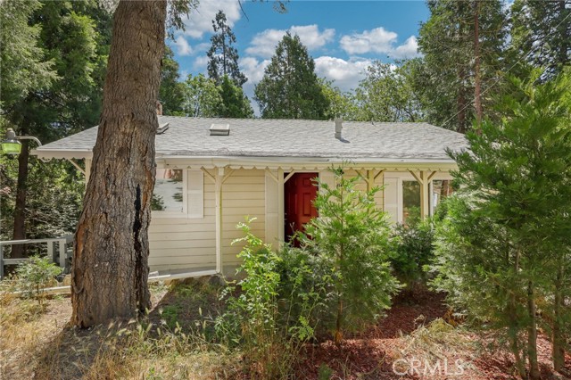 Detail Gallery Image 5 of 61 For 854 Bergschrund Dr, Crestline,  CA 92325 - 4 Beds | 2 Baths