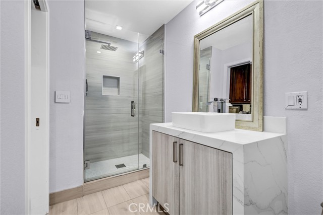 Detail Gallery Image 22 of 53 For 25432 Nottingham Ct, Laguna Hills,  CA 92653 - 5 Beds | 4/1 Baths