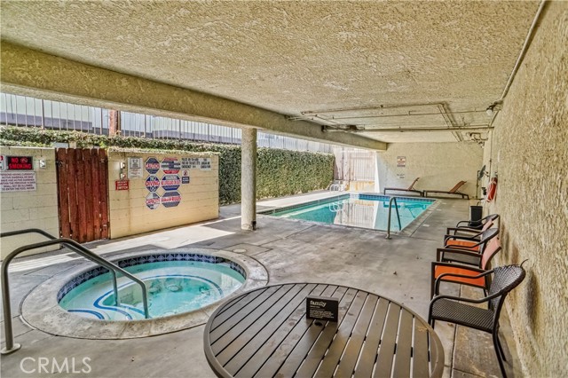 Detail Gallery Image 12 of 14 For 7005 Jordan Ave #110,  Canoga Park,  CA 91303 - 2 Beds | 2 Baths