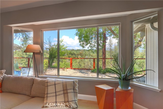 Detail Gallery Image 11 of 47 For 45792 Sutton Dr, Oakhurst,  CA 93644 - 4 Beds | 3 Baths