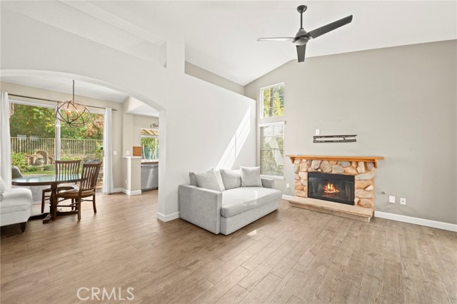27054 Riversbridge Way, Valencia CA: https://media.crmls.org/medias/46bfeb8c-0ff2-4508-ac60-d8f08693676f.jpg