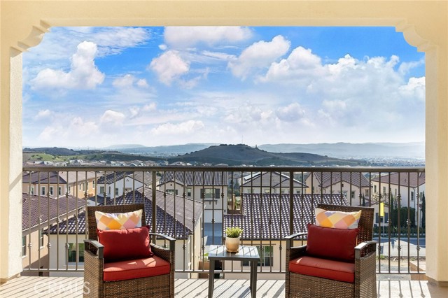 118 sunnybank Boulevard, Irvine CA: https://media.crmls.org/medias/46bff64b-2750-45d9-8e97-d16ea86d471a.jpg