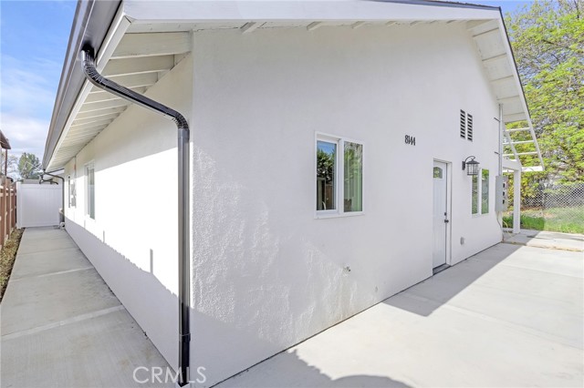 8144 Louise Avenue, Northridge CA: https://media.crmls.org/medias/46bffd8a-0e5d-42d2-a1d8-1fa92886bd4d.jpg