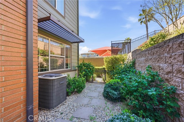 Detail Gallery Image 29 of 42 For 12422 Benton Dr #2,  Rancho Cucamonga,  CA 91739 - 2 Beds | 2 Baths