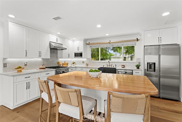 Detail Gallery Image 5 of 26 For 2162 Montgomery Road, Thousand Oaks,  CA 91360 - 4 Beds | 3 Baths