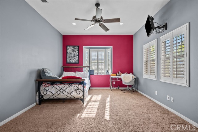 15355 Michael Crest Drive, Canyon Country CA: https://media.crmls.org/medias/46c11dc4-3314-4c7e-bc2c-7616d1ce7590.jpg