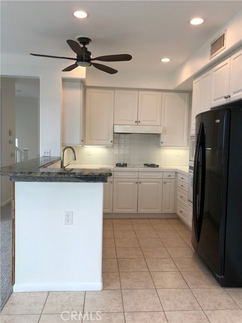 6267 Surfpoint Circle, Huntington Beach CA: https://media.crmls.org/medias/46c156d5-fa1f-4278-8050-f472b7476036.jpg