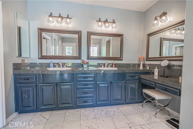 25505 Brighton Place, Stevenson Ranch CA: https://media.crmls.org/medias/46c1ef79-1660-4cf3-b7bf-98e0c25146f1.jpg