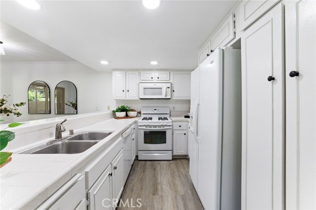 Detail Gallery Image 10 of 35 For 880 Ardmore Cir, Redlands,  CA 92374 - 3 Beds | 2 Baths