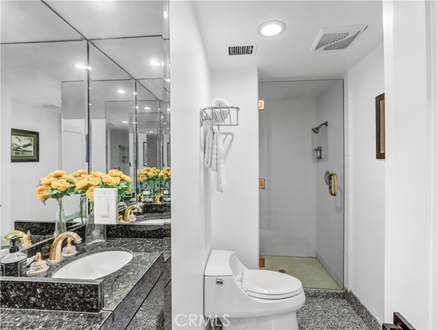 Detail Gallery Image 23 of 34 For 1333 S Beverly Glen Bld #402,  Los Angeles,  CA 90024 - 5 Beds | 5/1 Baths