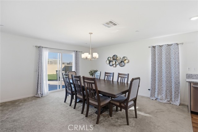 Detail Gallery Image 11 of 42 For 2113 E Donatello St, Lancaster,  CA 93535 - 3 Beds | 2 Baths