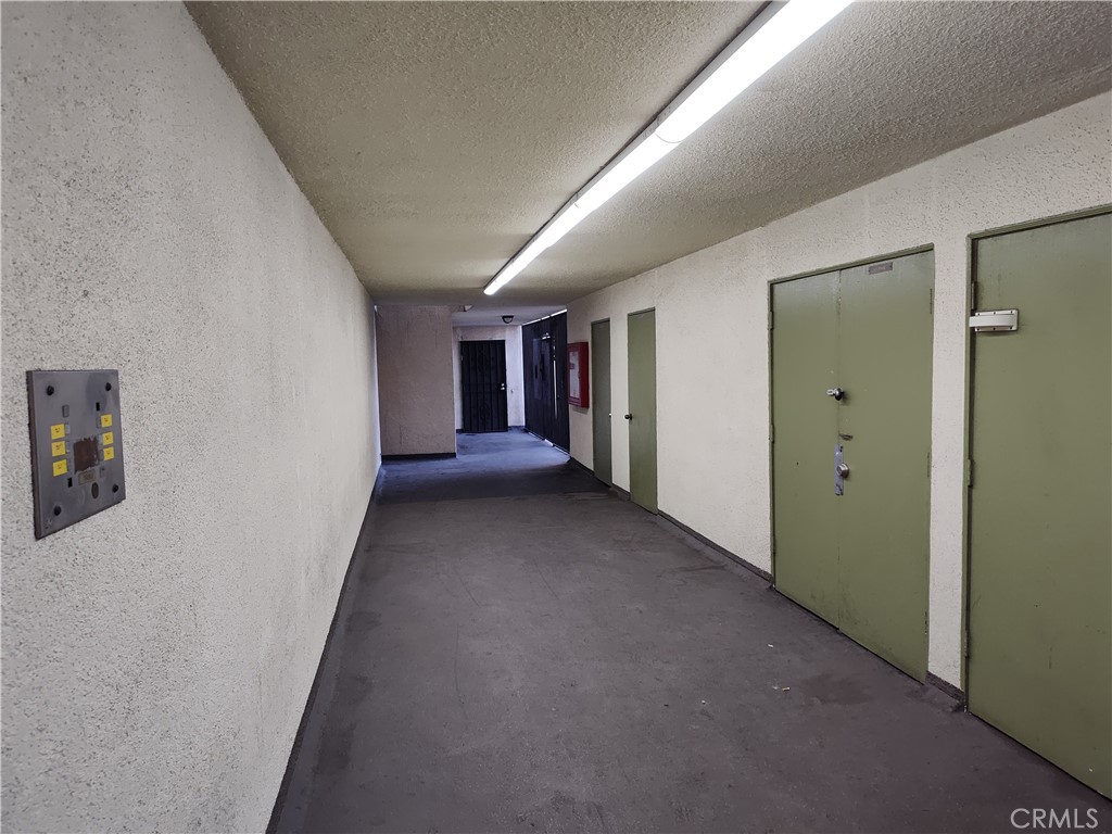 https://media.crmls.org/medias/46c33140-639b-4da0-a820-89859d541721.jpg?preset=X-Large