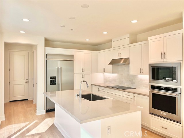 Detail Gallery Image 4 of 16 For 381 S Nevada Ave, Ventura,  CA 93004 - 3 Beds | 2/1 Baths