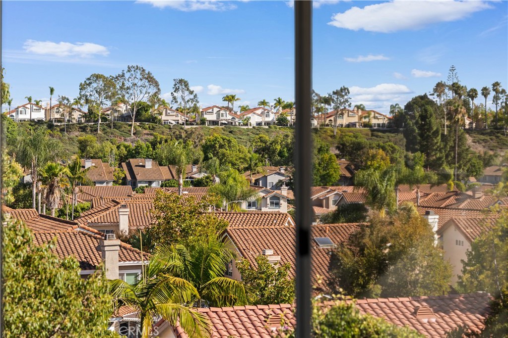 https://media.crmls.org/medias/46c4bdb4-5807-4ba3-936f-09b430f787e6.jpg?preset=X-Large