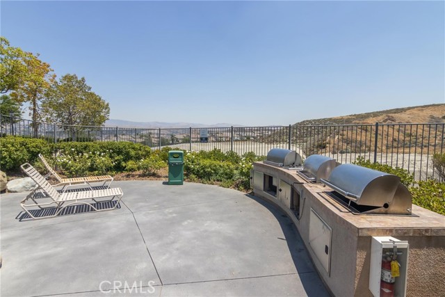 Detail Gallery Image 40 of 43 For 27465 English Ivy Ln, Canyon Country,  CA 91387 - 4 Beds | 3 Baths