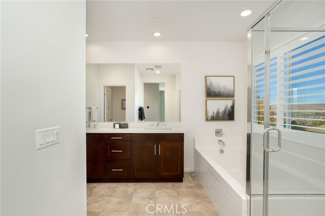25140 Golden Maple Drive, Canyon Country CA: https://media.crmls.org/medias/46c84f2e-6c94-422f-90f7-576d6aabd192.jpg