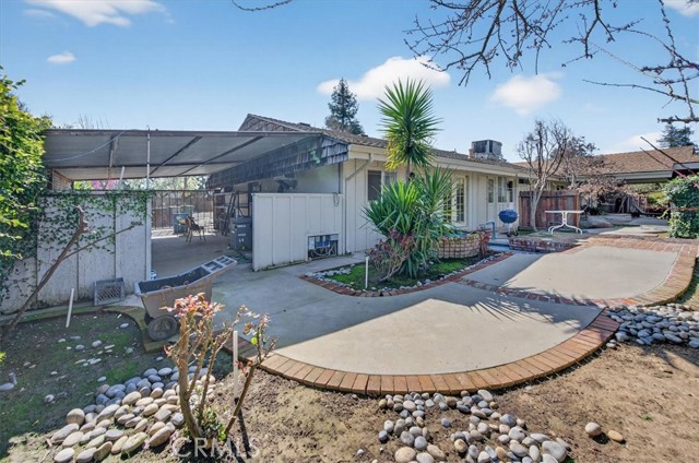 Detail Gallery Image 66 of 74 For 5867 E Club View, Fresno,  CA 93727 - 4 Beds | 2/1 Baths