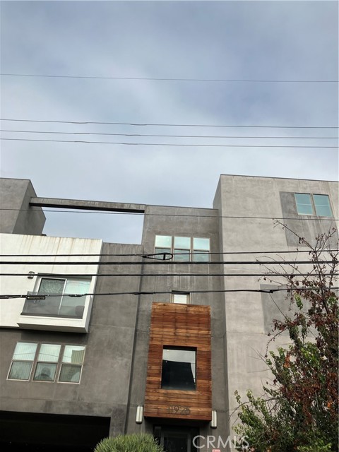 Detail Gallery Image 9 of 17 For 11925 Kling St #408,  Valley Village,  CA 91607 - 2 Beds | 2 Baths