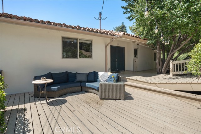 1733 Arteique Rd, Topanga CA: https://media.crmls.org/medias/46c91898-b845-446e-8271-a9155d15215b.jpg