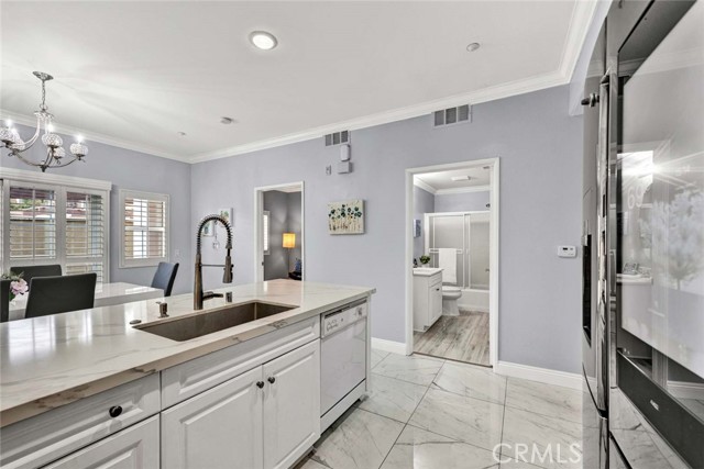 Detail Gallery Image 8 of 42 For 17772 Independence Ln, Fountain Valley,  CA 92708 - 2 Beds | 2 Baths