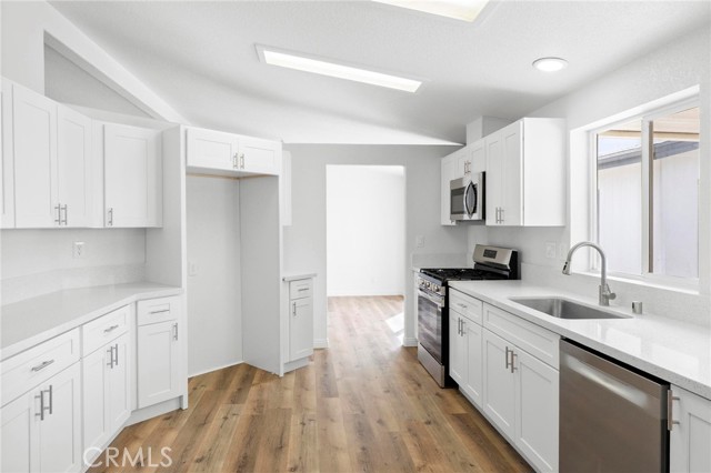 Detail Gallery Image 14 of 45 For 35451 Wildwood Canyon Rd, Yucaipa,  CA 92399 - 4 Beds | 2/1 Baths