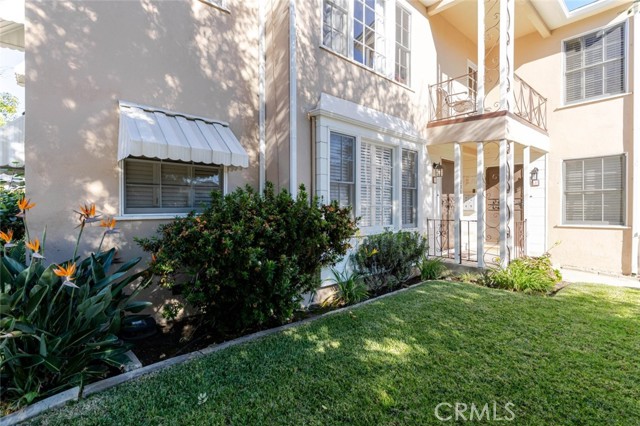 Detail Gallery Image 3 of 27 For 1305 E Glenoaks Bld #D,  Glendale,  CA 91206 - 1 Beds | 1 Baths