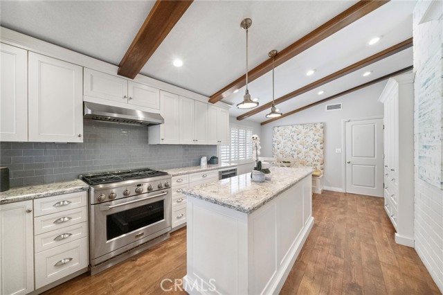 Detail Gallery Image 6 of 38 For 9181 Sherry Cir, Huntington Beach,  CA 92646 - 4 Beds | 2 Baths