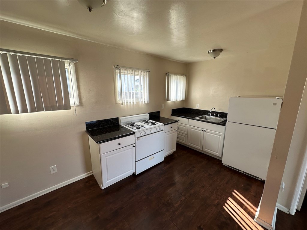 Detail Gallery Image 6 of 9 For 936 W Foothill Bld #17,  Azusa,  CA 91702 - 1 Beds | 1 Baths
