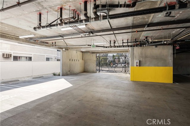 11714 Archwood Street, North Hollywood CA: https://media.crmls.org/medias/46cab0f5-9264-4e52-acfa-5b8d6c5d7d1d.jpg