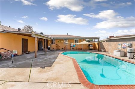 2517 E Walnut Creek, West Covina CA: https://media.crmls.org/medias/46cb9199-b4d3-4f14-a875-391bb4620479.jpg